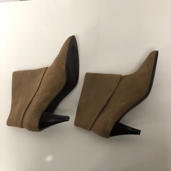 Lana Taupe Ankle Boots Womens Size 10M Leather Upper Cuffed Heeled Shoes - Picture 3 of 9